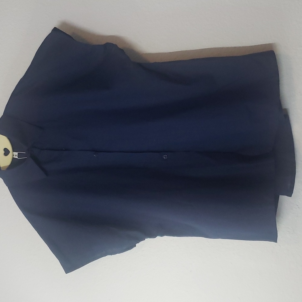 Pausus Navy blue button down top. Size XL.